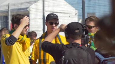 Kazan, Rusya Federasyonu - 16 Haziran 2018: FIFA Dünya Kupası 2018 - maçtan sonra Fransa-Avustralya Avustralya verir röportaj gazeteciler için fanlar