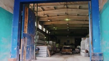 Beton döşeme imalatı için üretim odanın iç görünüm