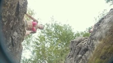 Kız atlar üzerinde rock, ağır çekim boşluğu