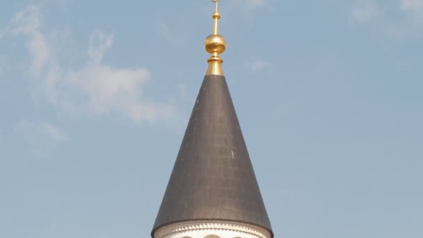 Torre de la mezquita islámica musulmana - panorámica — Vídeos de Stock