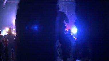 Seyirci konserde - yavaş hareket