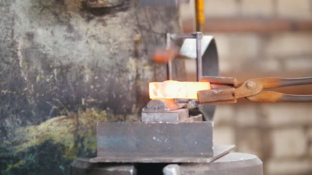 Blacksmith workroom. Forging steel machine inside industrial plant. — Stock Video