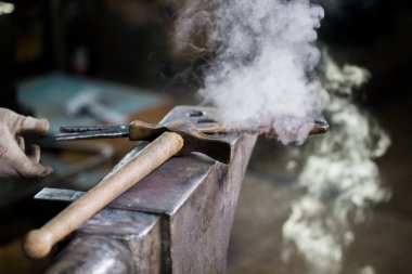 Buhar örs forge, farklı araçlar yalan geliyor