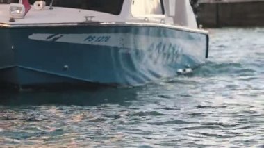 Venedik İtalya, 11-11-2018: demirli Polis tekne yüzen
