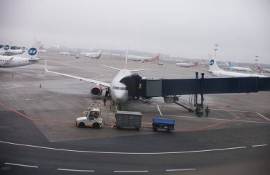 Dolomites, İtalya. 8-11-18 - yatılı uçakta insanlar