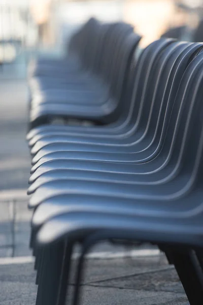 Righe di nuove sedie nella sala conferenze — Foto Stock
