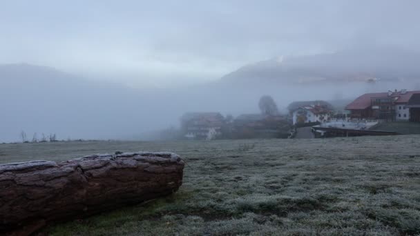 Dolomites. Mysterious landscape. Foggy overcast weather. Low white clouds. The weather gets worse. Timelapse — Stock Video