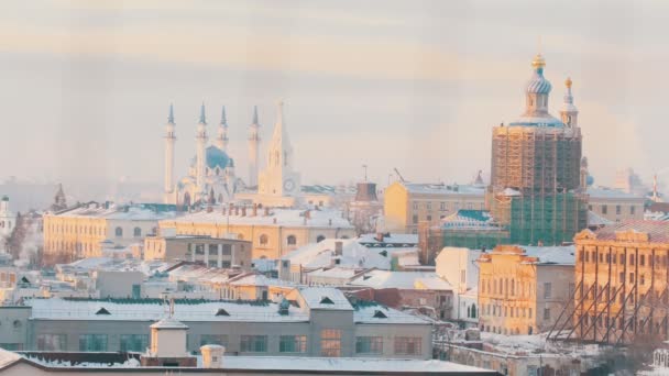 Una vista de Kazán vista principal - mezquita central. Reconstrucción de la iglesia — Vídeo de stock