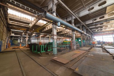 Endüstriyel kavramı. İnşaat alanı içinde üretim plaka üzerinde bir özeti. Endüstriyel ayrıntılar bir sürü