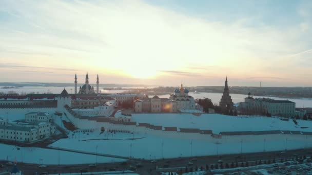 KAZAN, Russia. 16-03-2019: Vista panoramica del Cremlino di Kazan in inverno. Neve a terra. Vista aerea — Video Stock