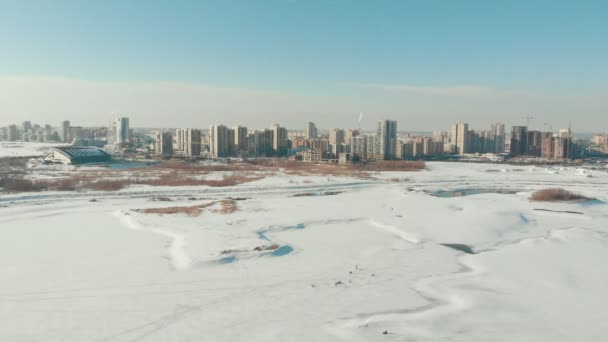 Vista aérea edifícios modernos na hora de inverno . — Vídeo de Stock