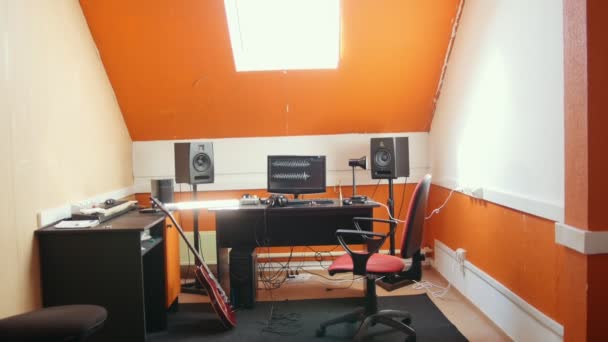 A homemade sound recording studio interior — Stock Video