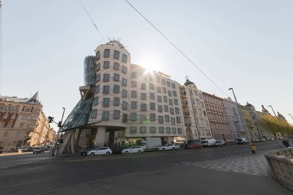 Een nieuw modern gebouw op een Tsjechische straten — Stockfoto