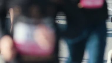 Maraton gün ışığında şehirde koşuyor