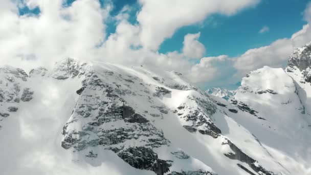 Landscape of beautiful snowy mountains and blue sky - Dolomites, Italy — Stock Video