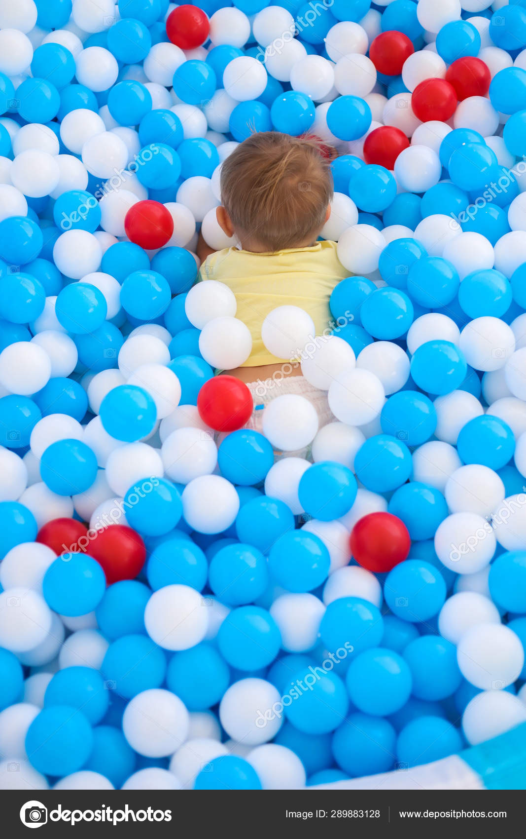 pool of plastic balls