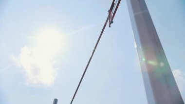Dışında stadyumda Sırıkla atlama eğitimi - güneşli hava