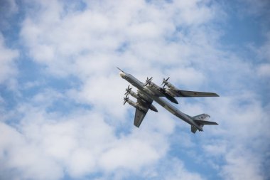 18 Ağustos 2019 Kazan, Rusya: Havada uçan askeri nakliye uçağı