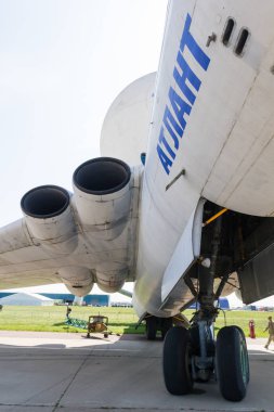 30 Ağustos 2019 Moskova, Rusya: Açık hava uçağı fuarı - Rus Havacılık ve Uzay Kuvvetleri - ağır nakliye uçağı - Atlant şirketi
