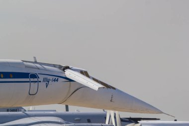 30 Ağustos 2019 Moskova, Rusya: Rus Havacılık ve Uzay Kuvvetleri - süpersonik yolcu uçağı Tu-144 - bir uçağın keskin burnu