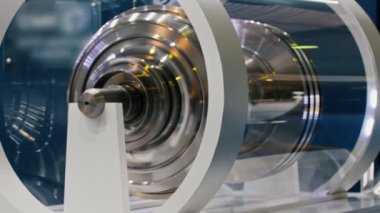 Cam kutuda büyük santrifüj