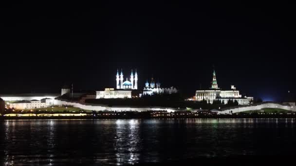 Uma paisagem urbana de Kazan, Rússia - vista sobre a Mesquita e o Kremlin — Vídeo de Stock