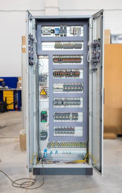 Bir elektrik paneli yapmak - panelin içi