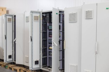 Bir elektrik panosunun endüstriyel üretimi