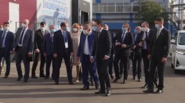 02-10-2020 RUSSIA, KAZAN: Politikacılar sokakta yürüyor