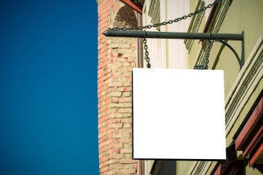 Kadar alay et. Klasik mimari bina boş yuvarlak tabela.