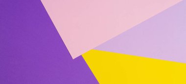 Menekşe, mor, pembe, sarı tonları ile kağıtları geometri düz kompozisyon arka planını renklendirin.