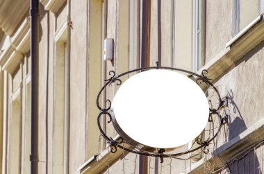 Kadar alay et. Klasik mimari bina boş yuvarlak tabela.