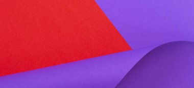 Soyut renkli arkaplan. Geometrik şekillerde kırmızı mor renkli kağıt