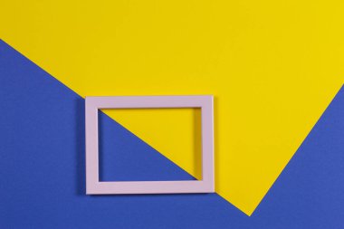 Kağıt doku arka plan boş resim çerçevesi ile renkli soyut geometrik şekiller