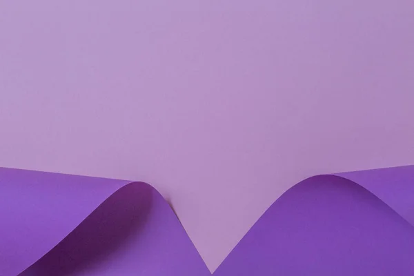 Fondo colorido abstracto. Papel de color violeta en formas geométricas — Foto de Stock