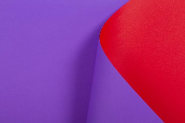 Soyut renkli arkaplan. Geometrik şekillerde kırmızı mor renkli kağıt