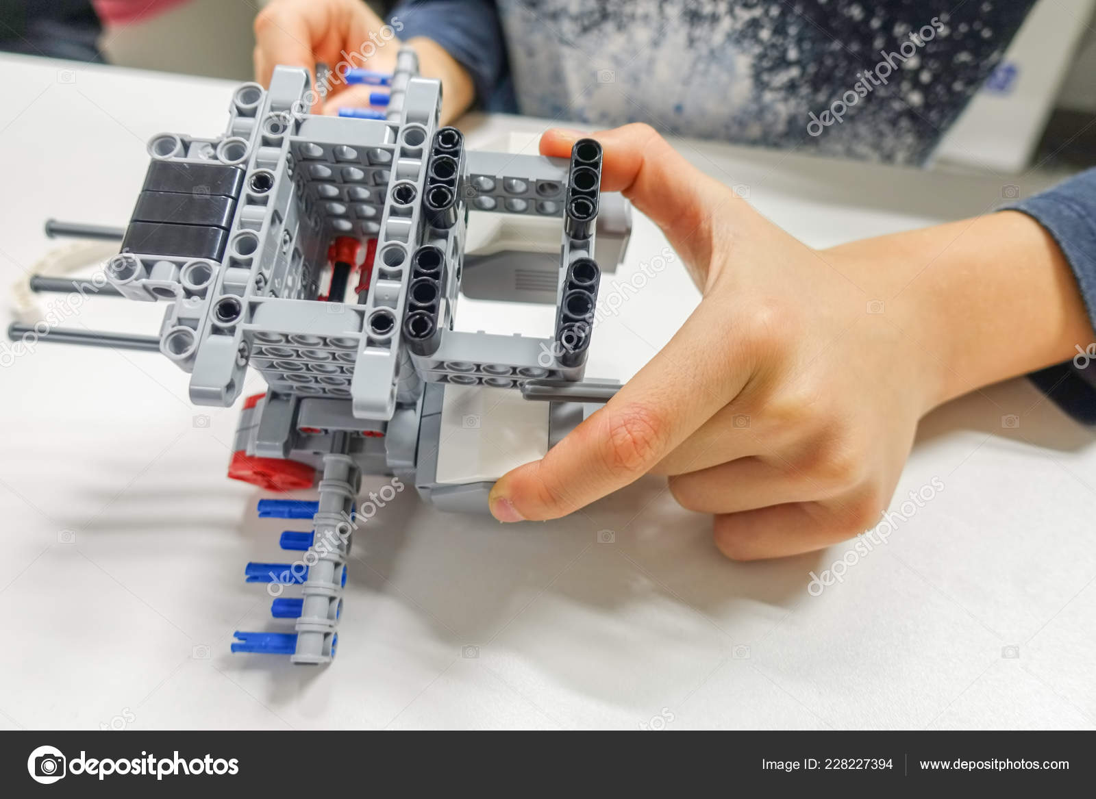 lego robot 2018