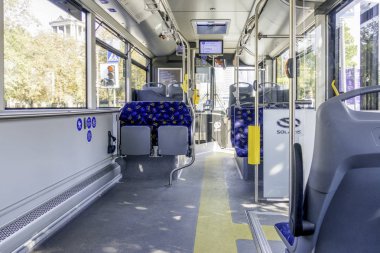 Vilnius, Litvanya - 19 Eylül 2018: Solaris Urbino otobüs iç