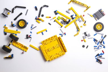 Robot araba Oluşturucu Ayrıntılar beyaz tablo. Robot, öğrenme, teknoloji, kök eğitim çocuk arka planı için