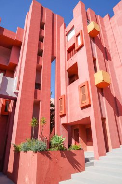 Calp, İspanya, 17 Haziran 2019: La Muralla Roja binası, Calp'de Kızıl Duvar binası, İspanya