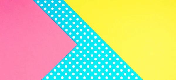 Textura fondo de papeles de moda en estilo de geometría memphis. Amarillo, azul, rosa — Foto de Stock