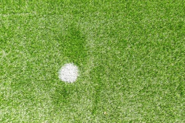 Verde erba sintetica campo sportivo di calcio con penalità bianca — Foto Stock