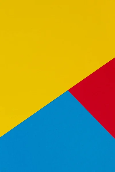 Αφηρημένο κάθετο κίτρινο, κόκκινο και γαλάζιο χρώμα χαρτί γεωμετρία σύνθεση φόντο — Φωτογραφία Αρχείου