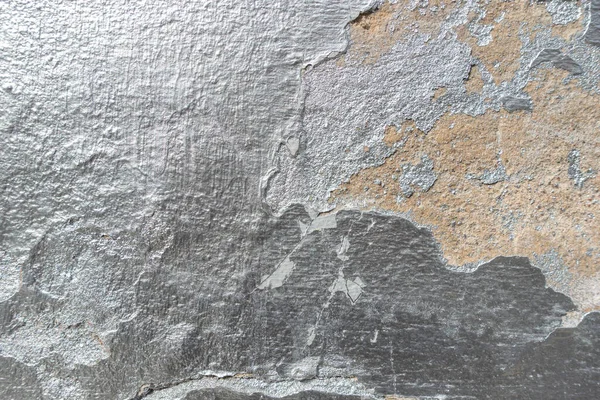 Vieux mur fissuré avec fond de texture de peinture argent — Photo