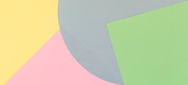 Soyut renkli kağıt dokusu afiş arkaplanı. Pastel pembe, mavi, yeşil, sarı renkte en az geometrik şekil ve çizgiler