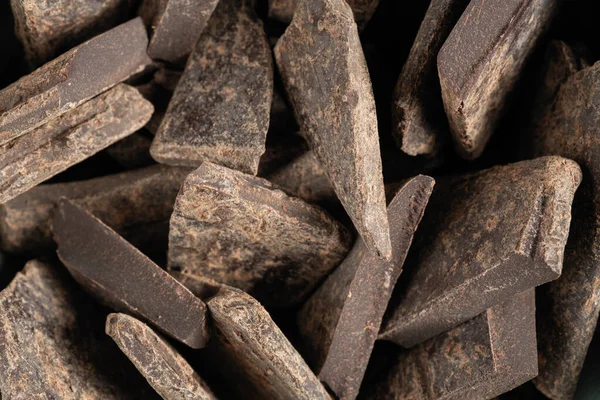 Természetes Csokoládé Reszelt Kakaóbabból Cukor Nélkül Sötét Alapon Ökocsomagolva — Stock Fotó