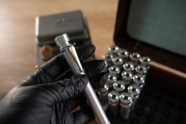 Measuring gamma radiation doses using the DP-22V kit in a safe environment