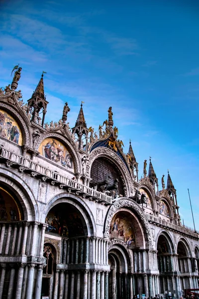意大利威尼斯圣马可大教堂 屋面建筑详情 — 图库照片