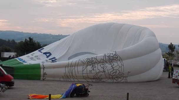 Fragneto Monforte Campania Italië Oktober 2018 Witte Heteluchtballon Opblazen Het — Stockvideo
