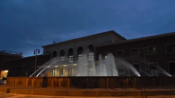 Benevento Campania Italië Januari 2019 Fountain Benevento Station Night — Stockvideo